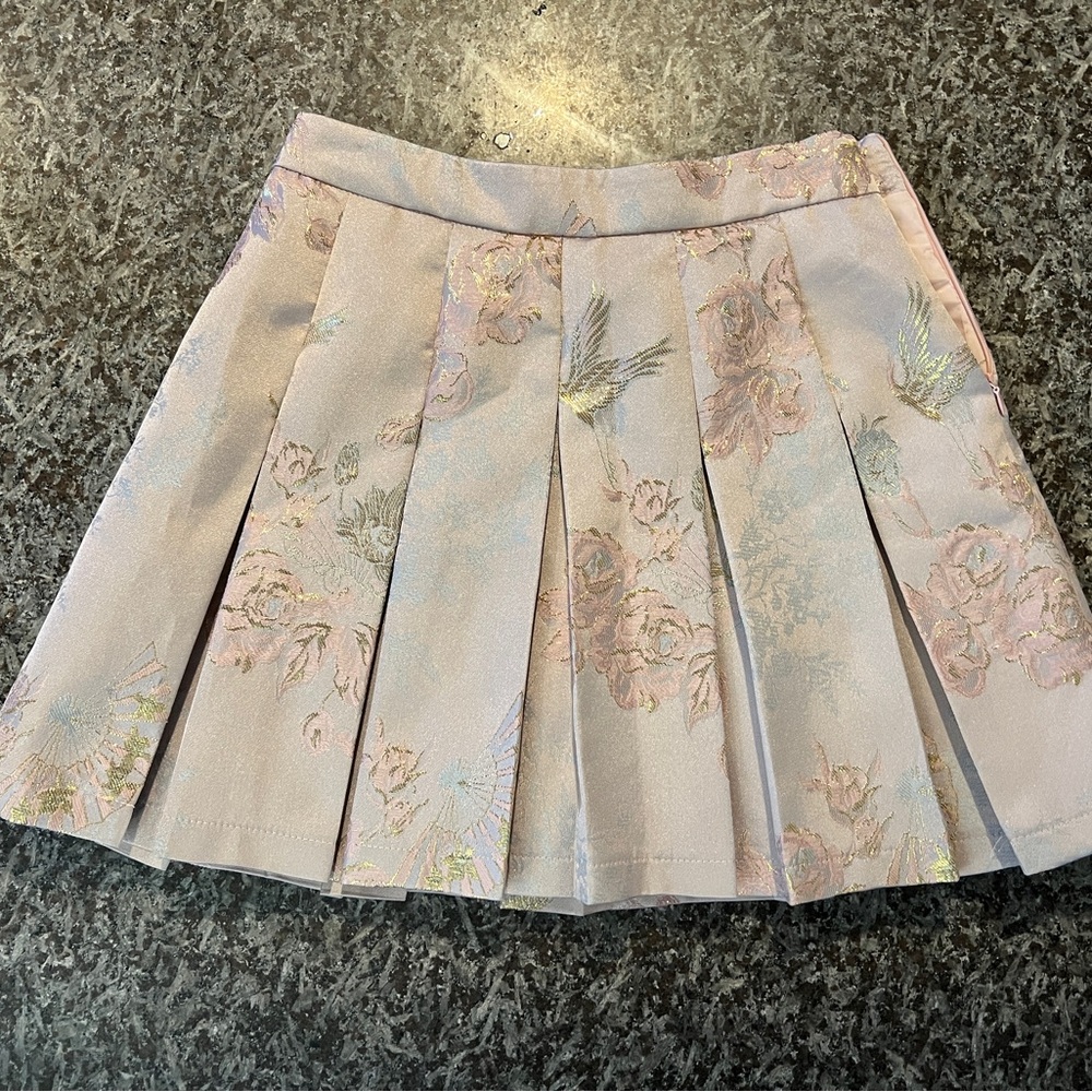 XS pink flower pleated miniskirt with shorts built in